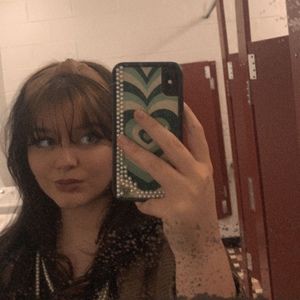 Meet your Posher, Mia